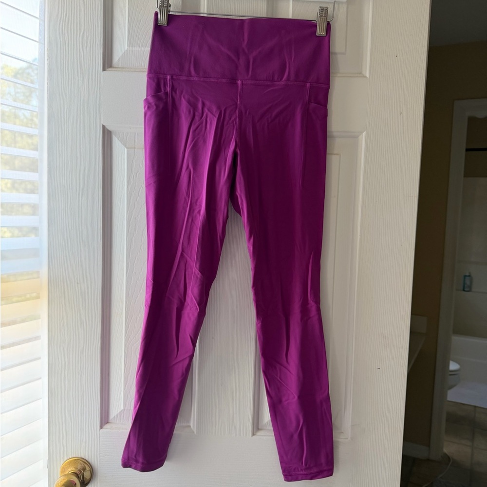 Athleta Salutation Stash Legging